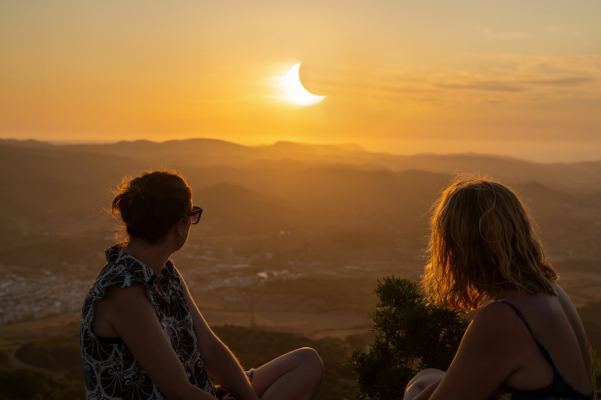 El eclipse ya pasó: lo que deja sobre empleo temporal, turismo y grandes eventos 