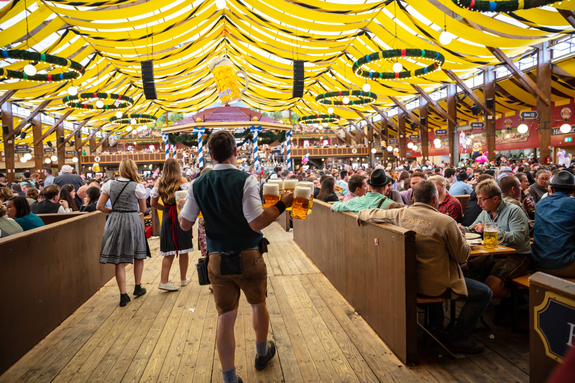 Oktoberfest y trabajo temporal en Alemania: una oportunidad, pero no para ir a ciegas 