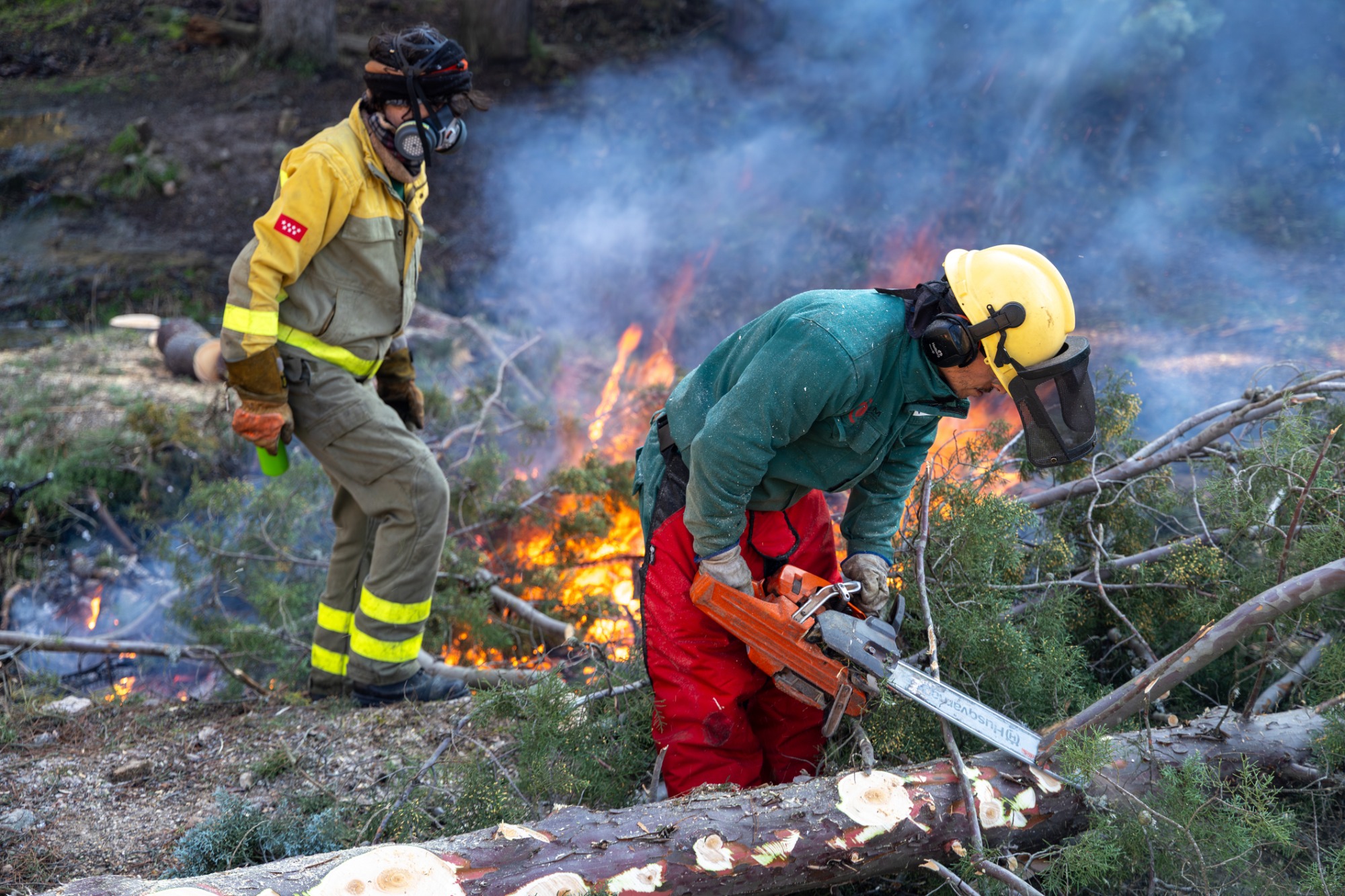 Horas extra bajo el fuego: el conflicto de los bomberos forestales en Aragón 