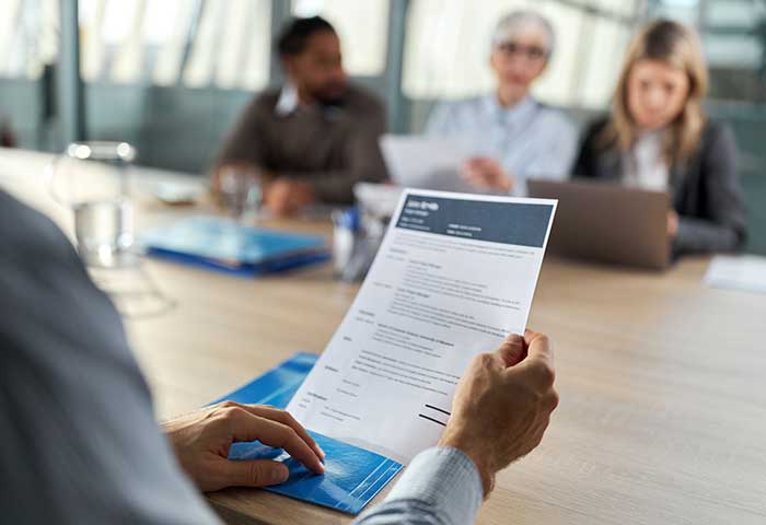 Cómo hacer un currículum: guía completa (también para trabajar fuera)