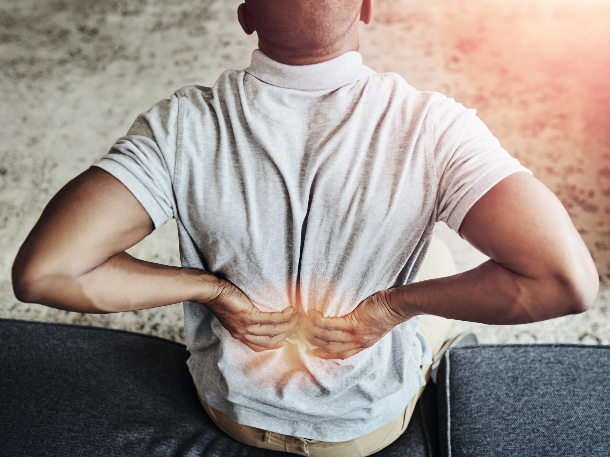 ¿Tu espalda pide ayuda? 5 formas sencillas de aliviar el dolor de espalda después del trabajo